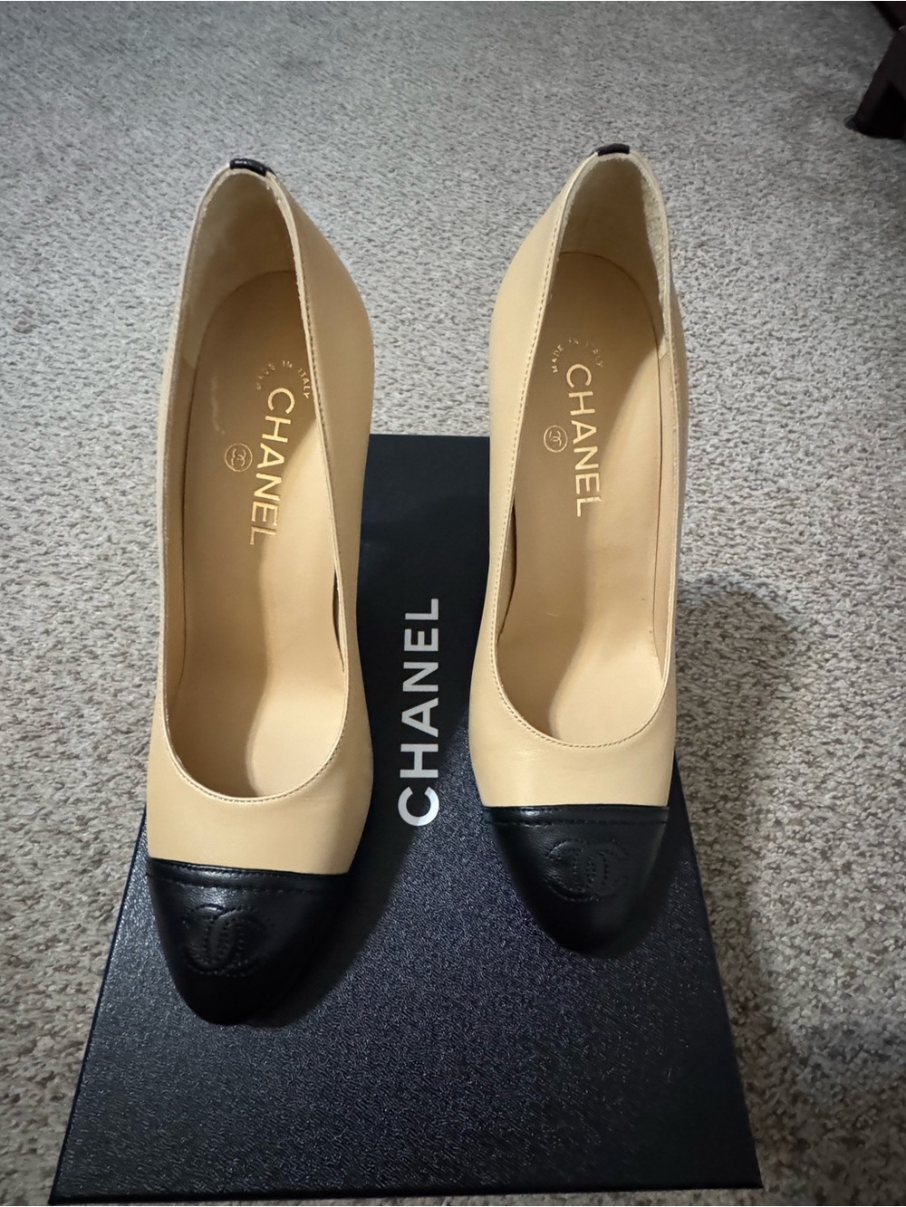 CHANEL Beige and Black Lambskin Pumps - Picture 4 of 10